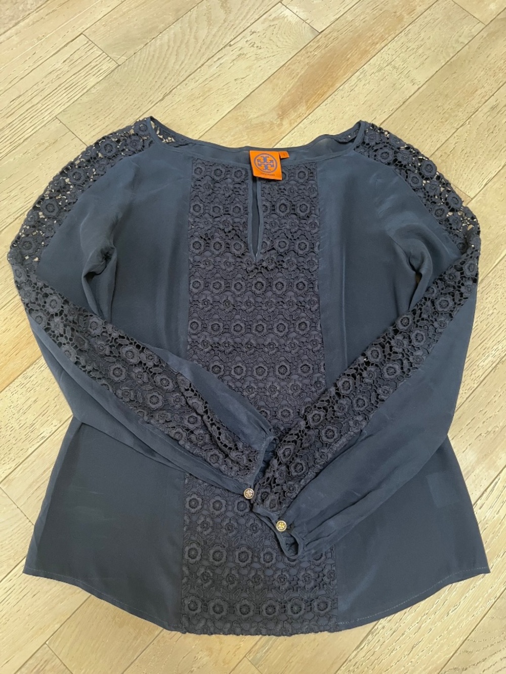 Tory Burch Top Women’s Navy 100% Silk Crochet Lace Long Sleeve Boho Blouse Sz 2